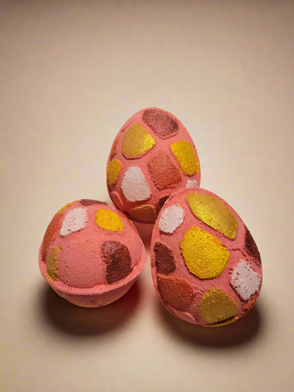 Pear Berry Hatching Egg Bath Bomb with Toy