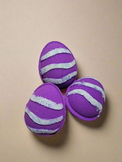 Pear Berry Hatching Egg Bath Bomb with Toy