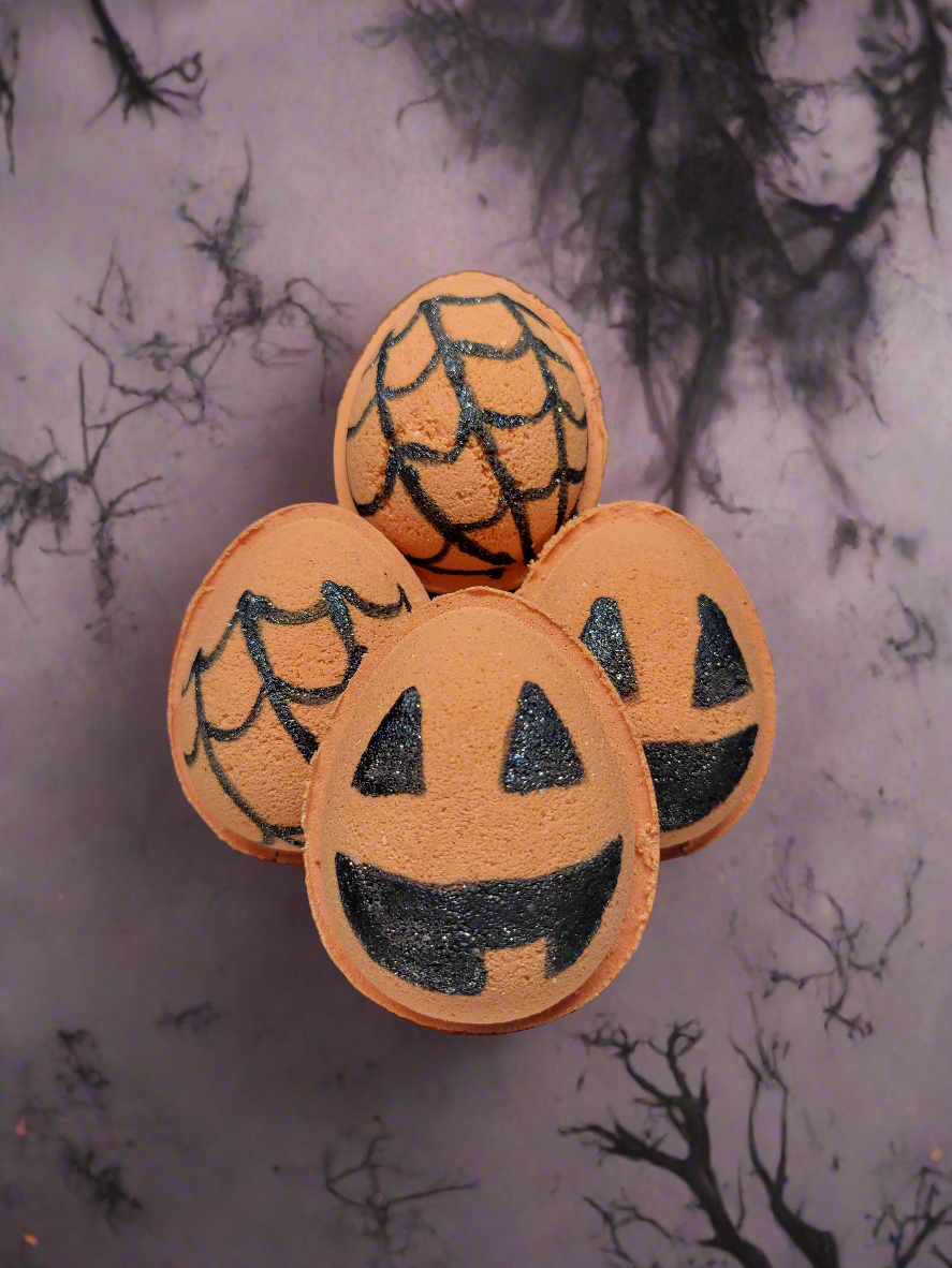 Berry Bewitching Hatching Egg Bath Bomb with Toy